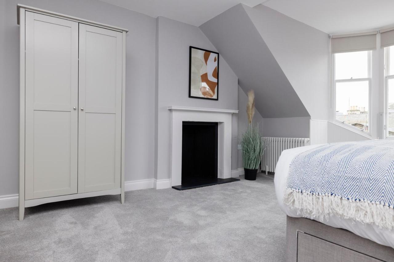 Altido Gorgeous Flat Overlooking Edinburgh Castle Exteriör bild